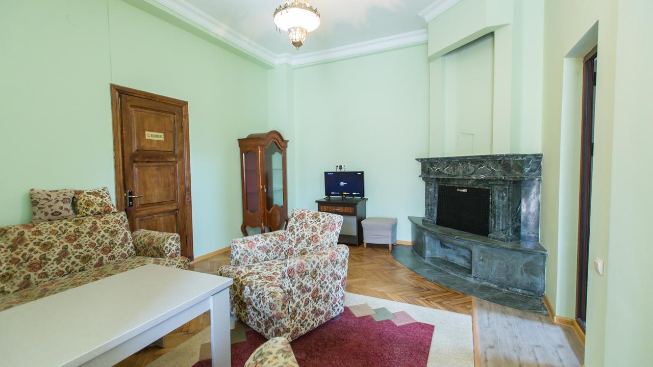 Hotel Cattaleya Batumi Eksteriør billede